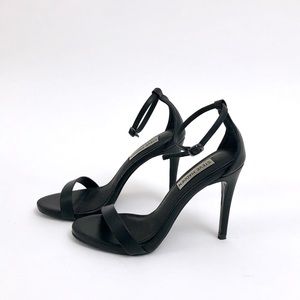 Steve Madden Black Leather Nudist Heel